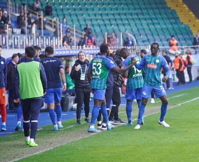 Konyaspor'a Rize'de soğuk duş! Fenerbahçe için artık Galatasaray maçı bir derbiden fazlası Konyaspor'a Rize'de soğuk duş! Fenerbahçe için artık Galatasaray maçı bir derbiden fazlası
