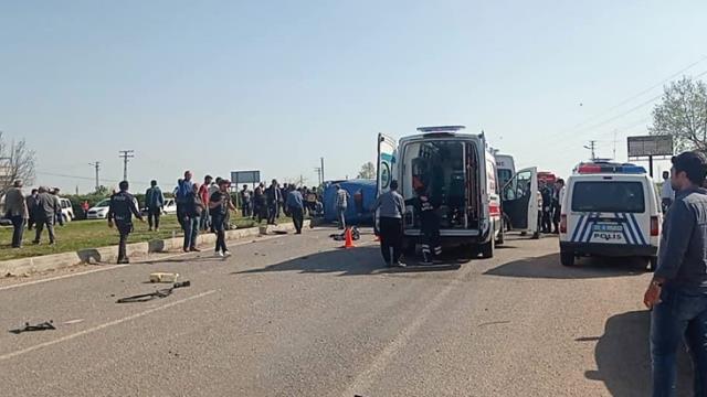 Kozan'da askeri araçla otomobil çarpıştı! Kazada 2 asker şehit düştü, 3 asker yaralandı Kozan'da askeri araçla otomobil çarpıştı! Kazada 2 asker şehit düştü, 3 asker yaralandı