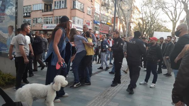 'Ramazanda alkol içemezsiniz' tartışması kavgaya dönüştü; 3 gözaltı 'Ramazanda alkol içemezsiniz' tartışması kavgaya dönüştü; 3 gözaltı