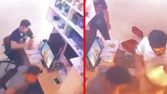 Tamir edilmek istenen cep telefonu tornavida sokulunca bomba gibi patladı Tamir edilmek istenen cep telefonu tornavida sokulunca bomba gibi patladı