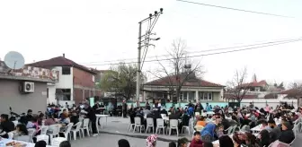 Yenişehir Belediye Başkanı Aydın'dan Roman Mahallesi'nde iftar