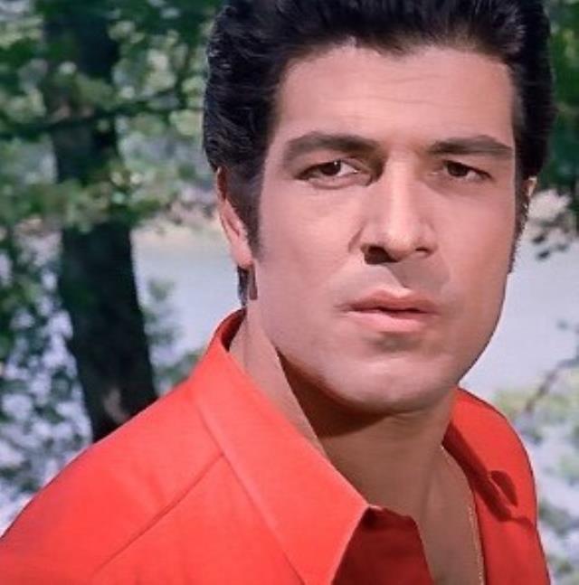 Yeşilçam'ın usta sanatçısı İzzet Günay, genç kalmanın formülünü verdi: Yediğinize içtiğinize dikkat edin