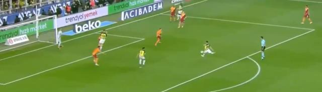 Fenerbahçe'den derslik organizasyon! İşte Galatasaray'ı geriye düşüren o gol Fenerbahçe'den derslik organizasyon! İşte Galatasaray'ı geriye düşüren o gol