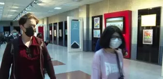 Ankara metrosunda 'insan hakları' konulu resim sergisi