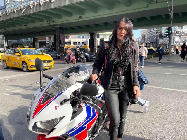 Kadın motor sürücüsüne tükürüklü tacizde bulunup ölüm tehditleri savurdu! Anbean kamerada