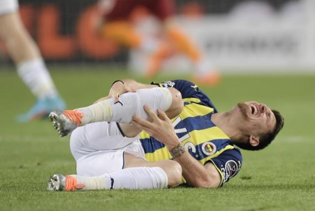 Dünya, Mert Hakan Yandaş'la dalga geçiyor! Derbideki hareketiyle çocuğa benzetildi