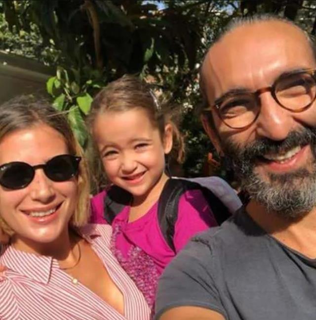 2 ay önce eşinden boşanan Fırat Tanış, sarışın bir kadınla görüntülendi