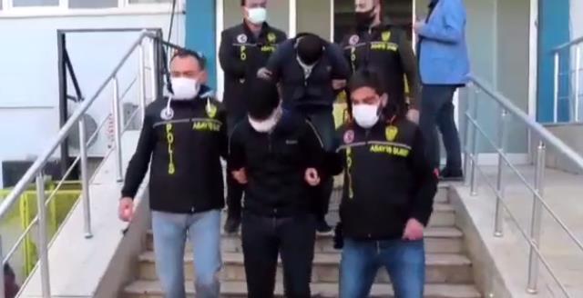 Film sahnelerini aratmayan anlar! Kuyumcudaki çatışmanın görüntüleri ortaya çıktı Film sahnelerini aratmayan anlar! Kuyumcudaki çatışmanın görüntüleri ortaya çıktı