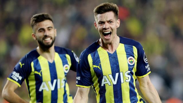 Gitsin diye gözünün içine bakılıyordu! Zajc hayatının teklifini aldı Gitsin diye gözünün içine bakılıyordu! Zajc hayatının teklifini aldı