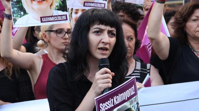 Kadın Cinayetlerini Durduracağız Platformu'na kapatma davası açıldı! Derneğe destek yağdı