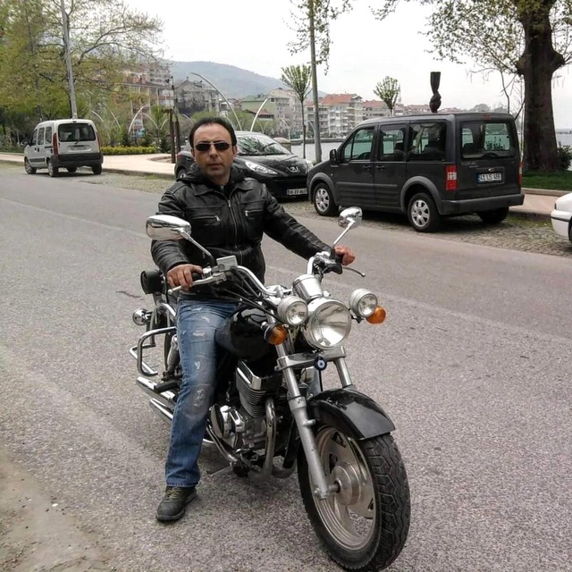 Alkollü koca karısını, arkadaşlarına hakaret ettiği için bıçaklamış