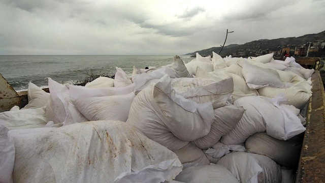 Çay üreticilerine 'ucuz' diye satılan gübre çuvallarından mermer tozu çıktı