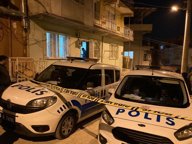 Son dakika! İZMİR-ÇOCUKLARINI GÖRMEK İÇİN İZMİR'E GELEN KADIN, ESKİ EŞİNİN EVİNDE BOĞULARAK ÖLDÜRÜLDÜ
