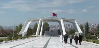 Yıldırım Akbulut, vefatının 1. yılında kabri başında anıldı