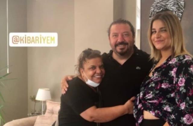 Kibariye'nin kızı Birgül Küçükbalçık, 'Parayı annem ödeyecek' diyerek gittiği kuaförden koşarak kaçtı Kibariye'nin kızı Birgül Küçükbalçık, 'Parayı annem ödeyecek' diyerek gittiği kuaförden koşarak kaçtı