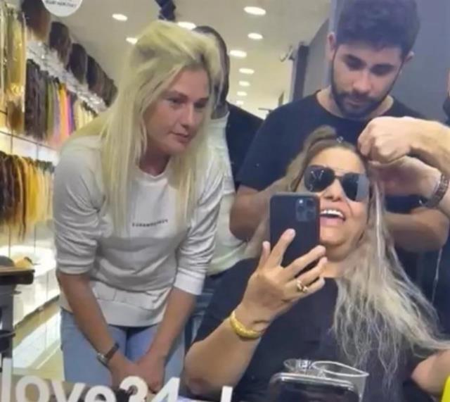 Kibariye'nin kızı Birgül Küçükbalçık, 'Parayı annem ödeyecek' diyerek gittiği kuaförden koşarak kaçtı Kibariye'nin kızı Birgül Küçükbalçık, 'Parayı annem ödeyecek' diyerek gittiği kuaförden koşarak kaçtı