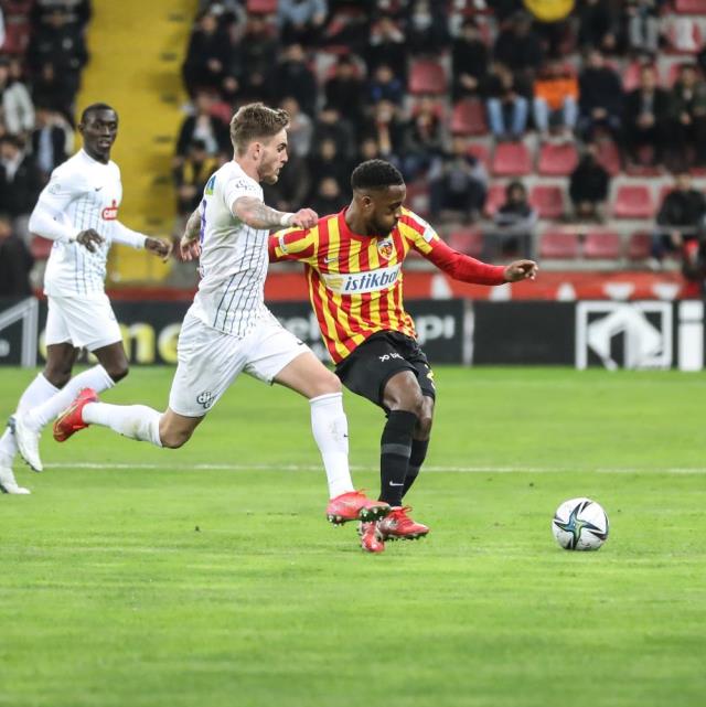 Küme düşme hattında kritik puan kaybı! Rizespor, Kayseri'de sonunu getiremedi