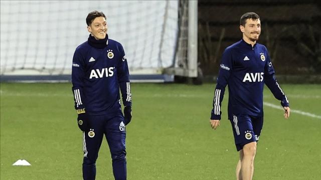 Takımdan gönderilse canı daha az yanardı! Mesut Özil'e ağır yaptırım