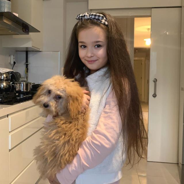 İbrahim Tatlıses'in kızı Elif Ada büyüdü! Boyu annesi Ayşegül Yıldız'a yaklaştı