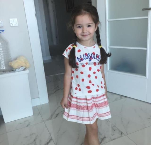 İbrahim Tatlıses'in kızı Elif Ada büyüdü! Boyu annesi Ayşegül Yıldız'a yaklaştı