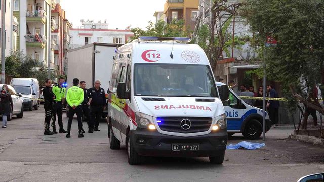 Oyun oynamak için park halindeki kamyonun altını seçen 2 yaşındaki kız çocuğu hayatını kaybetti