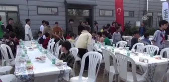 Suriyeli yetim çocuklar iftarda buluştu