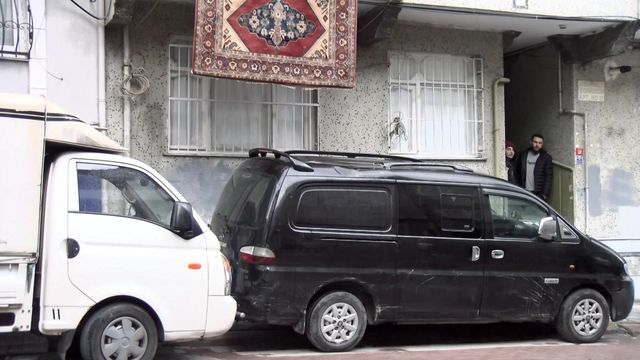 Kavgaya katılmak için 2. kattan aşağı atladı