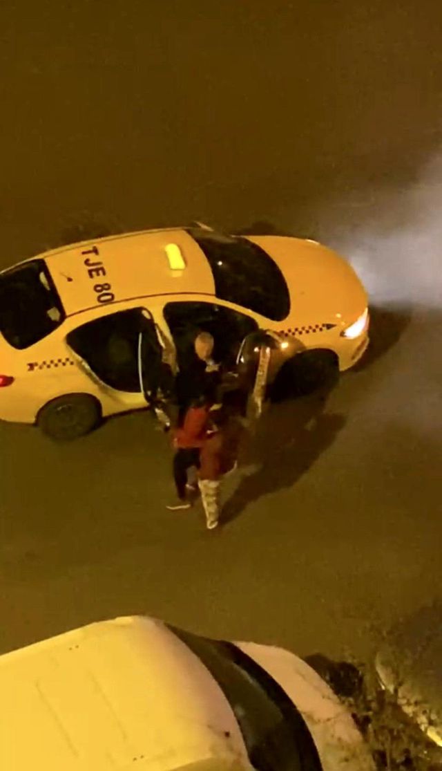 İstanbul'da taksici terörü! Aracından indirdiği çifti elinde bıçakla kovalayıp tehditler savurdu: Seni öldürürüm