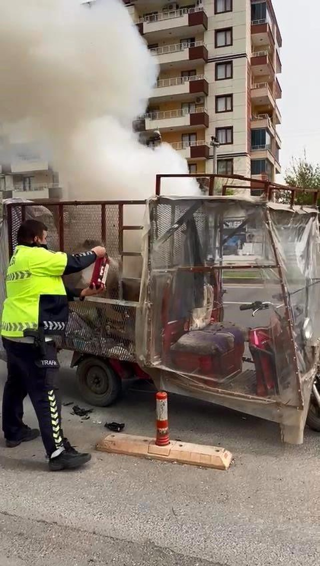 Son dakika haber | Kesilen cezaya kızdı, ekmek teknesini ateşe verdi Son dakika haber | Kesilen cezaya kızdı, ekmek teknesini ateşe verdi