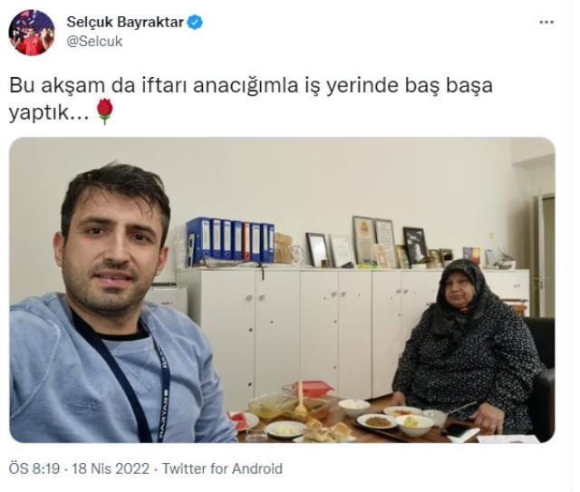 Selçuk Bayraktar'dan yeni iftar paylaşımı: Anacığımla baş başa iş yerinde iftar yaptık