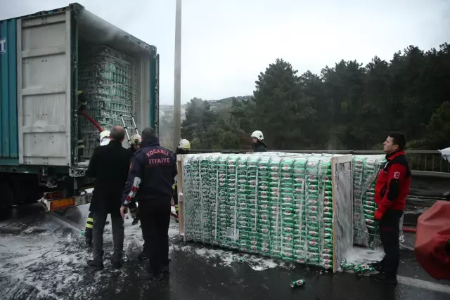 Son dakika: Kaza yapan tırda yangın çıktı! Tem Otoyolu'nun İstanbul istikameti ulaşıma kapandı Son dakika: Kaza yapan tırda yangın çıktı! Tem Otoyolu'nun İstanbul istikameti ulaşıma kapandı