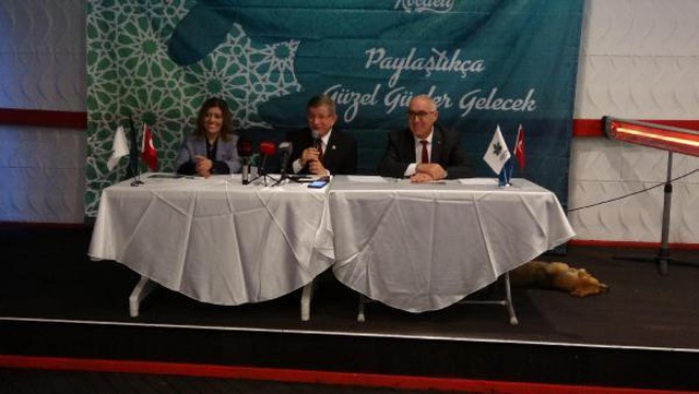 Siyasetin gündemindeydi! Davutoğlu'ndan Suriyelilerle ilgili muhalefetin tam tersi çıkış: Göndereceğiz çıkışı gerçekçi olmaz Siyasetin gündemindeydi! Davutoğlu'ndan Suriyelilerle ilgili muhalefetin tam tersi çıkış: Göndereceğiz çıkışı gerçekçi olmaz