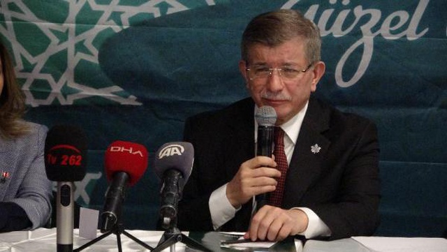 Siyasetin gündemindeydi! Davutoğlu'ndan Suriyelilerle ilgili muhalefetin tam tersi çıkış: Göndereceğiz çıkışı gerçekçi olmaz Siyasetin gündemindeydi! Davutoğlu'ndan Suriyelilerle ilgili muhalefetin tam tersi çıkış: Göndereceğiz çıkışı gerçekçi olmaz