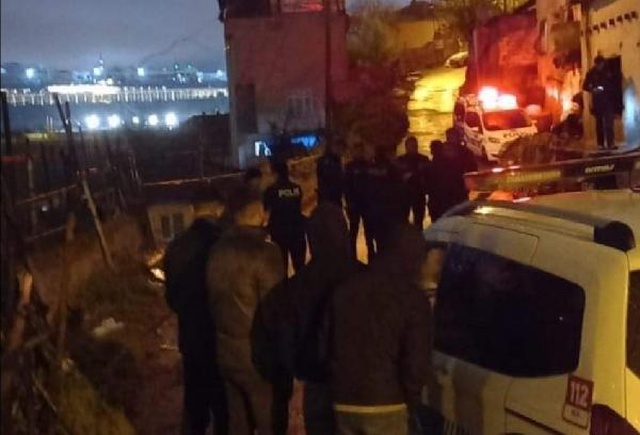 Gaziosmanpaşa'da eşini öldürüp intihar girişiminde bulundu Gaziosmanpaşa'da eşini öldürüp intihar girişiminde bulundu