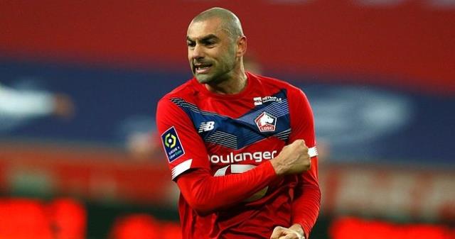 Burak Yılmaz yeni takımına imzayı atıyor! Türk futbol tarihine geçecek Burak Yılmaz yeni takımına imzayı atıyor! Türk futbol tarihine geçecek