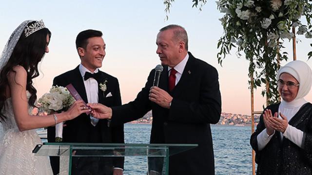 İkinci çocuk yolda! Mesut Özil baba oluyor