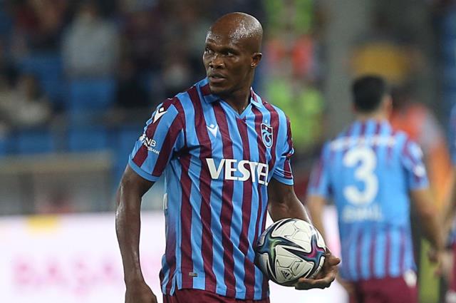 Trabzonspor'un kalbini söküp alıyorlar! Fenerbahçe, Nwakaeme ile prensip anlaşmasına vardı Trabzonspor'un kalbini söküp alıyorlar! Fenerbahçe, Nwakaeme ile prensip anlaşmasına vardı