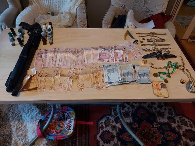 Evlere ayakkabı koklayarak giren hırsız nedenini de anlattı