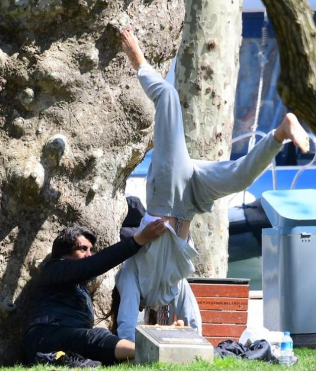 İbrahim Kutluay ve Edvina Sponza parkta aşka geldi