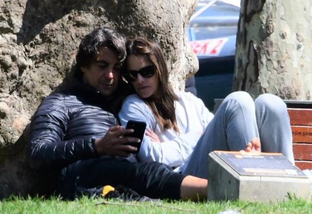 İbrahim Kutluay ve Edvina Sponza parkta aşka geldi