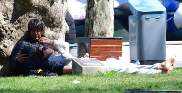 İbrahim Kutluay ve Edvina Sponza parkta aşka geldi