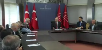 Kılıçdaroğlu, CHP'ye Katılan Yeni Üyelerle Buluştu: 'Zenginden Alıp Fakire Vermemiz Lazım'