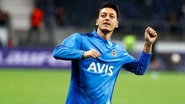 Savaş şimdi başlıyor! Mesut Özil kadro dışı kalamaz