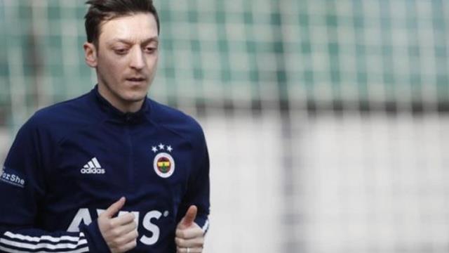 Savaş şimdi başlıyor! Mesut Özil kadro dışı kalamaz