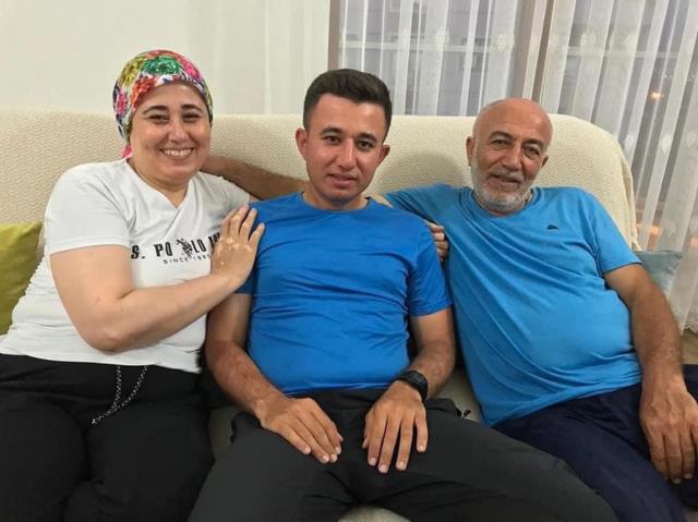 Son Dakika: Pençe-Kilit ve Fırat Kalkanı operasyonu bölgelerinden peş peşe acı haberler: 1 özel harekat polisi ve 1 teğmen şehit düştü Son Dakika: Pençe-Kilit ve Fırat Kalkanı operasyonu bölgelerinden peş peşe acı haberler: 1 özel harekat polisi ve 1 teğmen şehit düştü