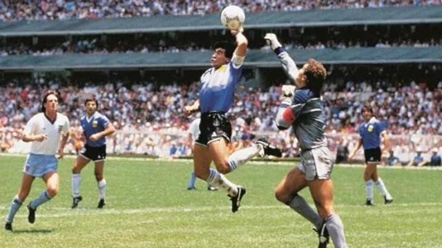 'Tanrı'nın Eli' satıldı! Futbol tarihinin en pahalı forması oldu 'Tanrı'nın Eli' satıldı! Futbol tarihinin en pahalı forması oldu