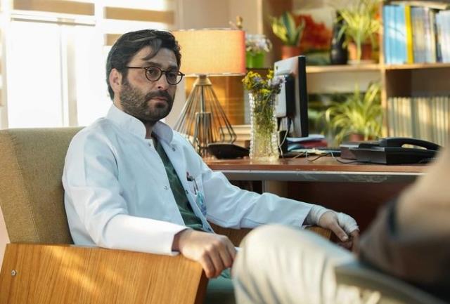 Yeni dizi Kasaba Doktoru bu akşam ekranlarda! Ömer, Hakan yüzünden istifa edecek mi?
