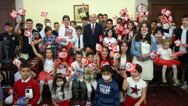 Kılıçdaroğlu, 'Neden Elektriğiniz Kesildi' Diye Soran Çocuğa Yanıt Verdi: Kılıçdaroğlu, 'Neden Elektriğiniz Kesildi' Diye Soran Çocuğa Yanıt Verdi: