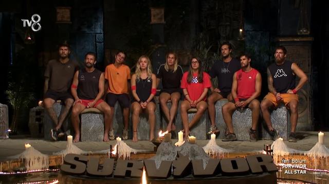 Survivor'da kriz! Yarışmacıların gizlice yemek yediğini öğrenen Acun Ilıcalı'dan ilginç ceza