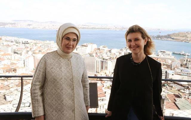 Ukrayna'nın First Lady'si Olena Zelenska, iki aydır devam eden savaşı anlattı! Emine Erdoğan'a da bir mesajı var Ukrayna'nın First Lady'si Olena Zelenska, iki aydır devam eden savaşı anlattı! Emine Erdoğan'a da bir mesajı var